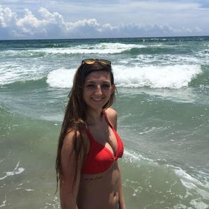 Meet your Posher, Alyssa